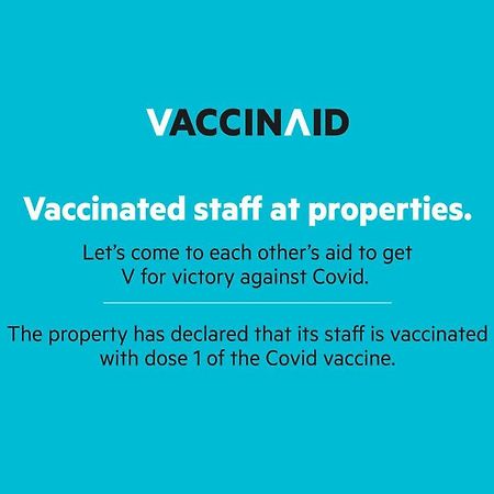 Vaccinated Staff - Capital O 7933 Hotel Trimurty International Guwahati Eksteriør billede
